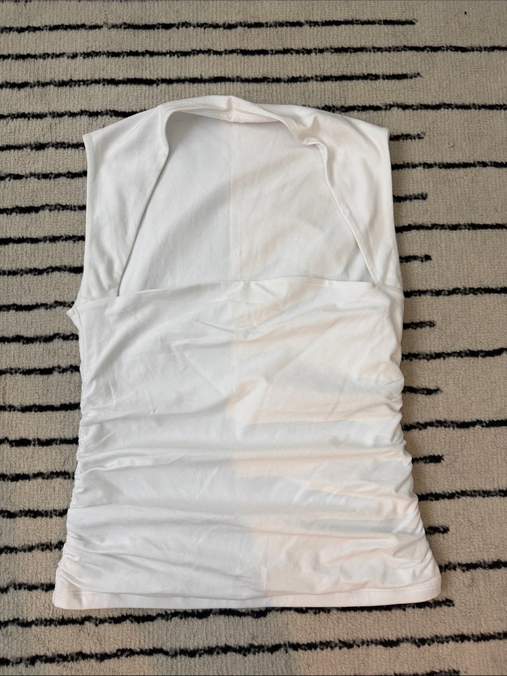 A&F Ava Top in White. Size Medium.
